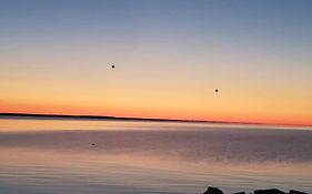 Bayview Lakefront Inn